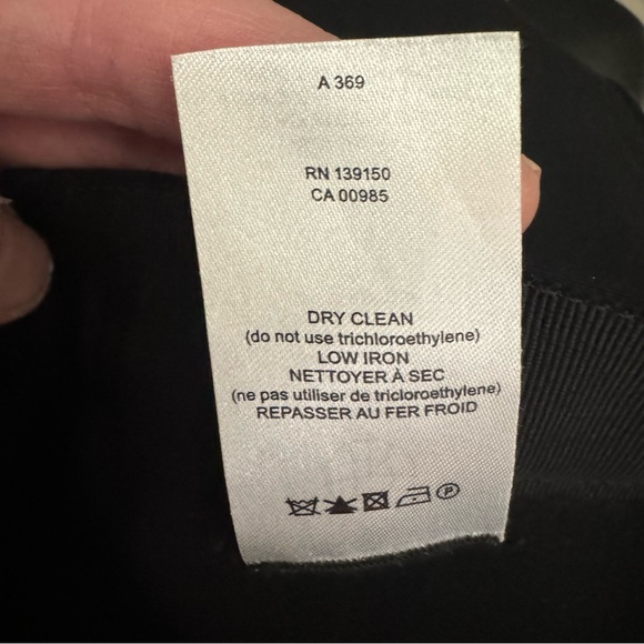 The Row Essentials Sovino Stretch Crepe Cropped Pants - Picture 8 of 8